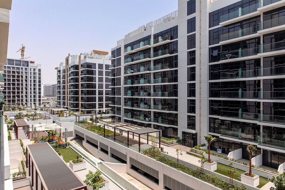 Lovely Studios at Azizi Riviera