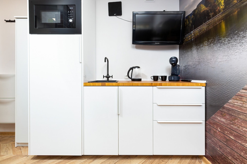 Studio Grochowska Warsaw by Renters view 2
