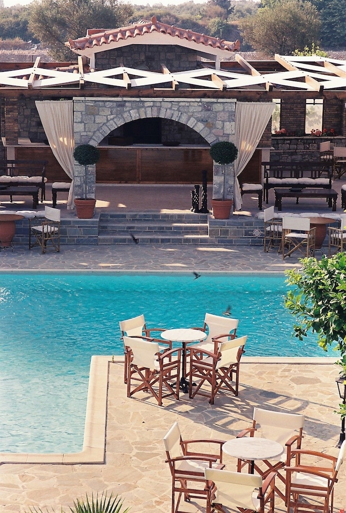 Nicolas Village Club