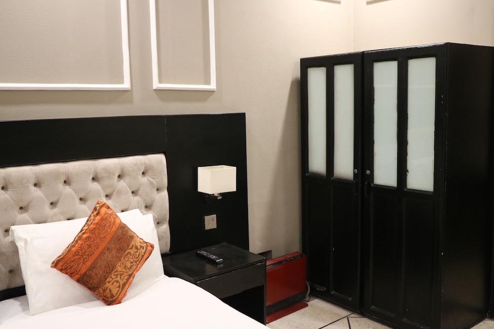 Riviera Guest House