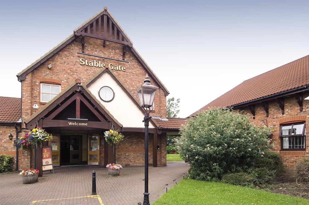 Premier Inn Manchester - Denton — photo 11