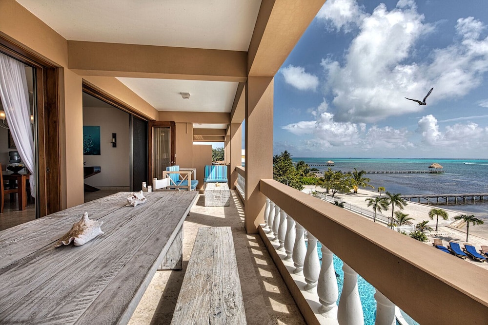 Hol Chan Ocean Front Residences