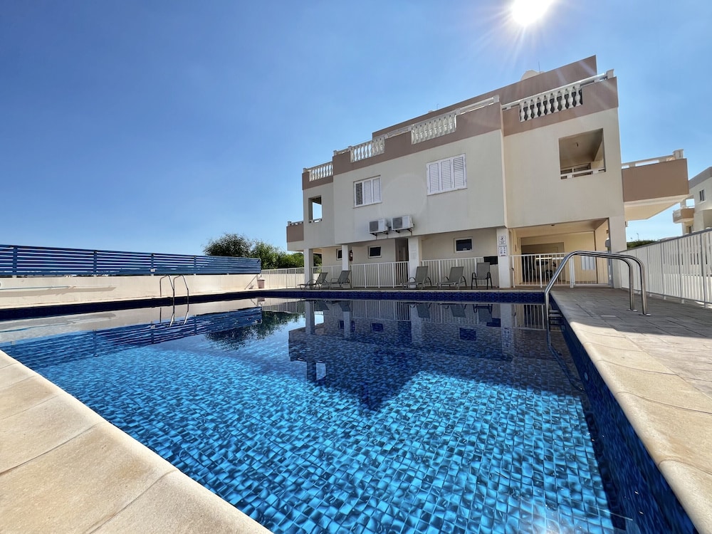 41 KAP - Stay Paradise Apartment