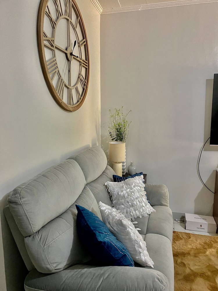 1 Bedroom With Free Parking view 5