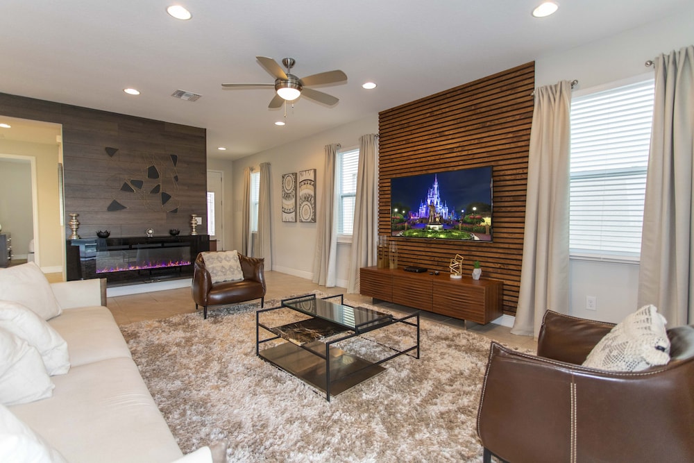 Luxurious 5Bd Single Family w Pool Jacuzzi Encore Resort 7432 view 5