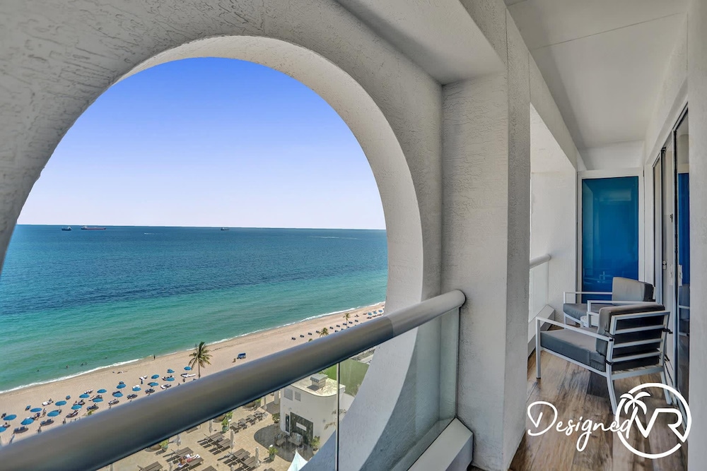 Stunning Beachfront Luxury- Your Perfect Getaway!