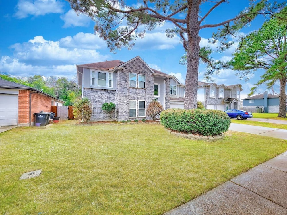 Katy Oasis w Game Room