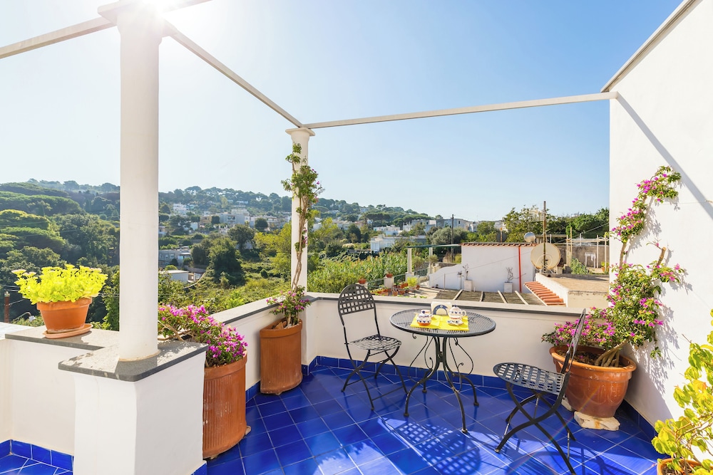 Capri Turquoise by Napoliapartments