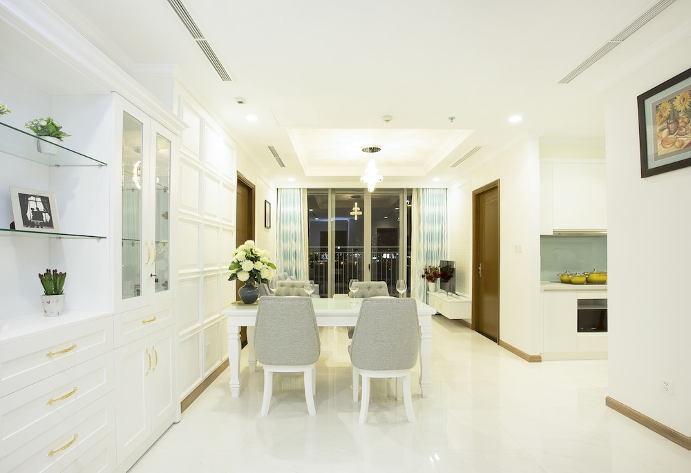 Annie Apartment - Rivergate Resident