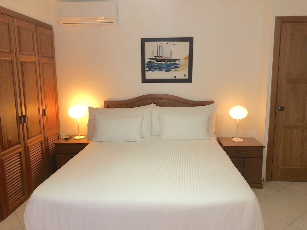 Los Corales Tropical Beach Resort & SPA