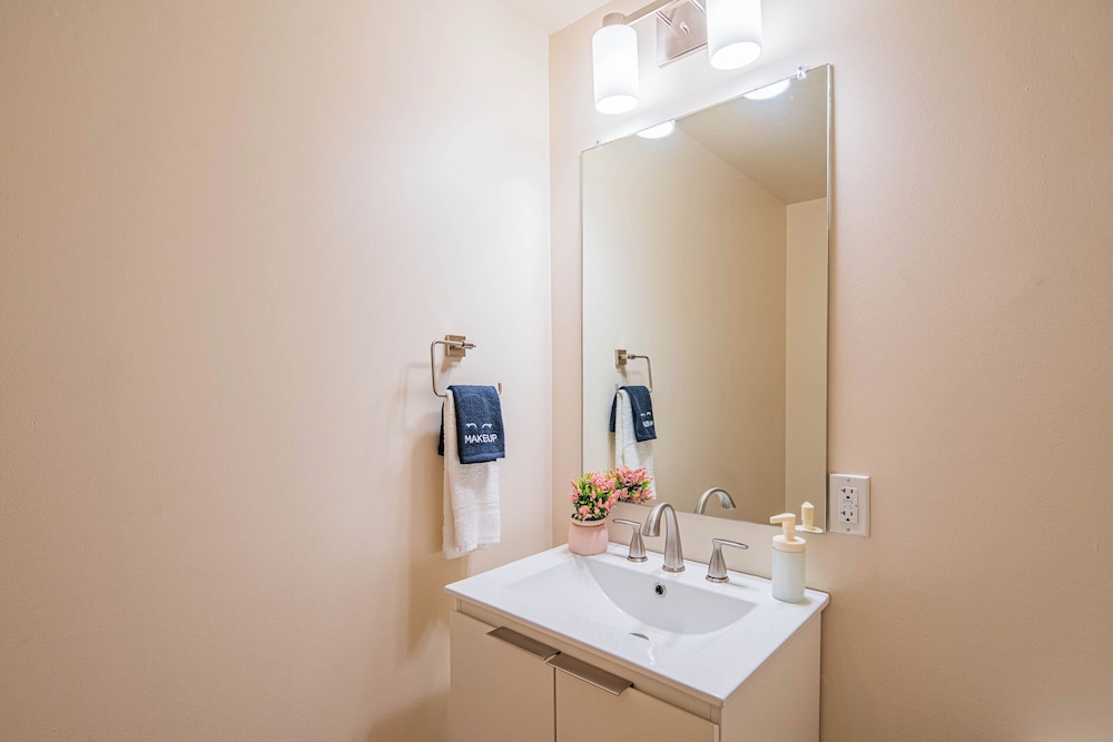 ROVE LIVING/KL - 44 Monroe