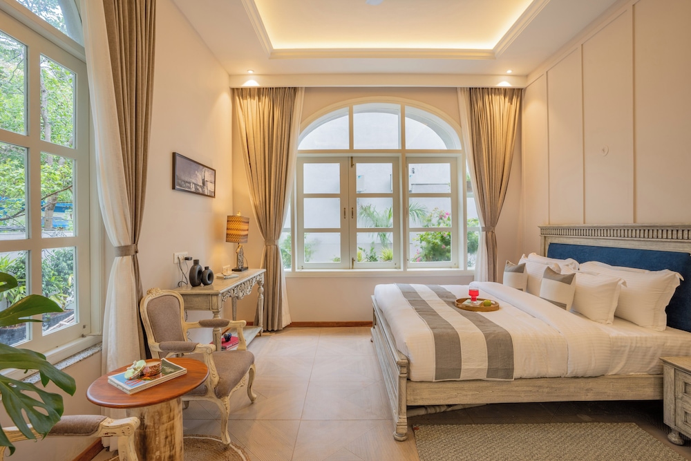 Esh Cottages Birch | Hillside 4-BHK Hideaway With Lush Garden, Common Pool, & Gaming Zone