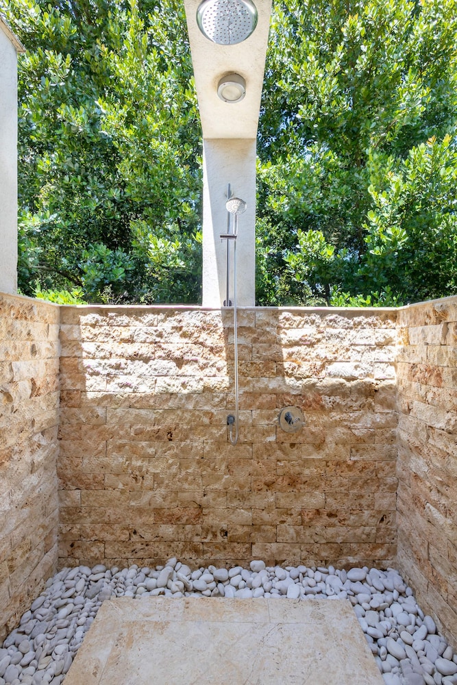 Villa Tres Amarras The Pinnacle of Exclusivity