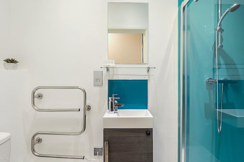 Toynbee Street Ro 6 · Nice Room On Toynbee Street