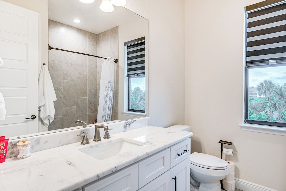 10 Mi to Beaches: Modern Retreat in Port Charlotte