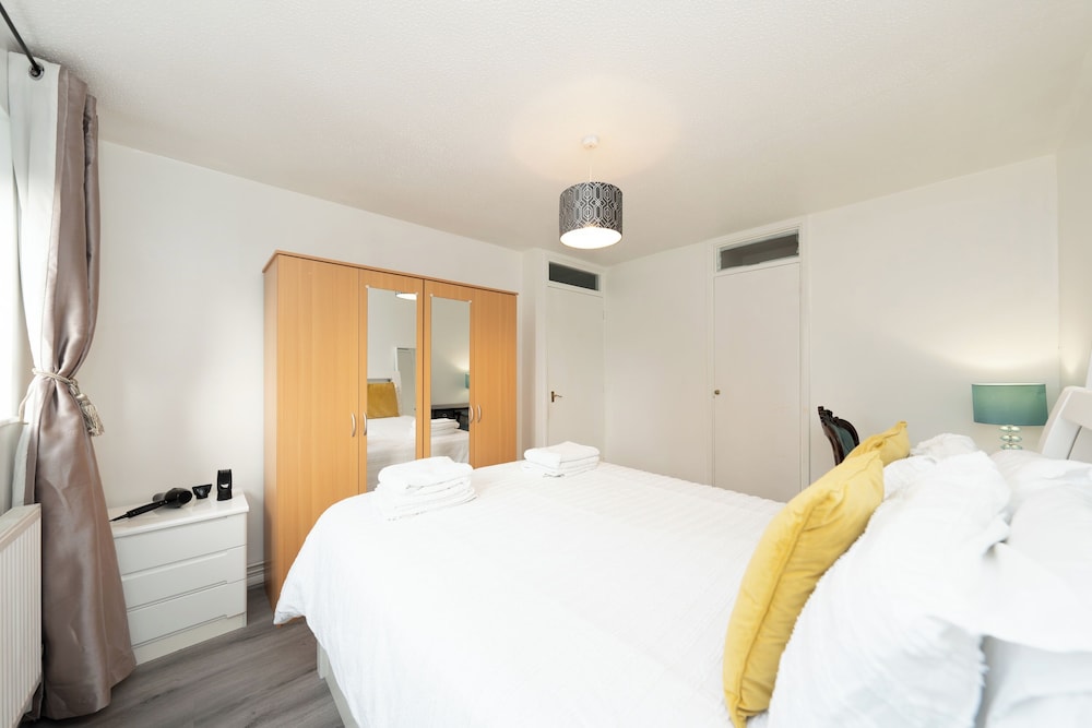 1bedlondonapt-freeparking-fastwifi-sofabed