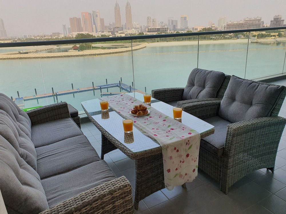 Stunning 1 Bedroom Sea View on the Palm