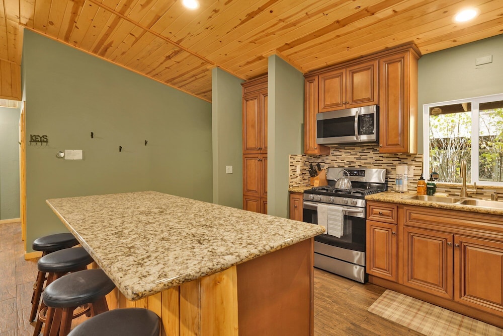 Country Club Cabin #357