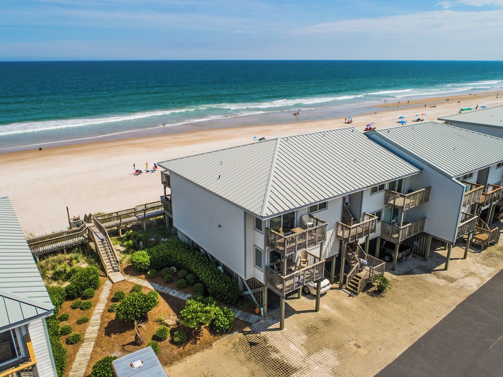 Queens Grant by Topsail Realty