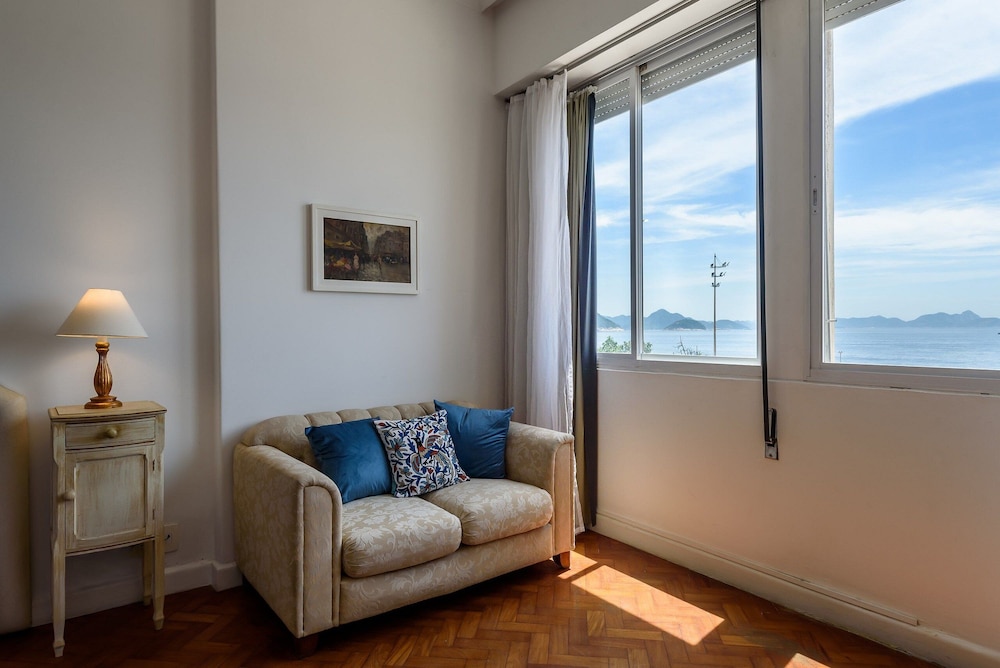 Classic 4-bedrooms by the Sea A 3484/301