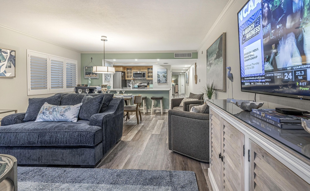 Land's End 4-306 Bay Front - Premier