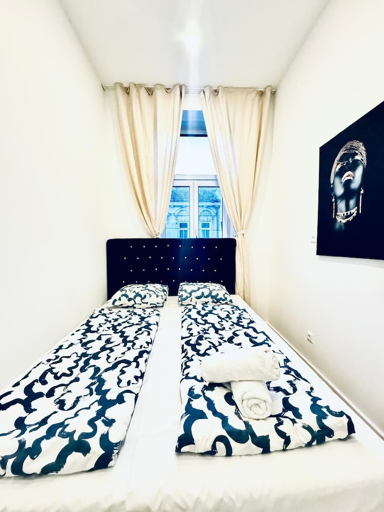 Comfortable 3BR Stay Kaufpark Area