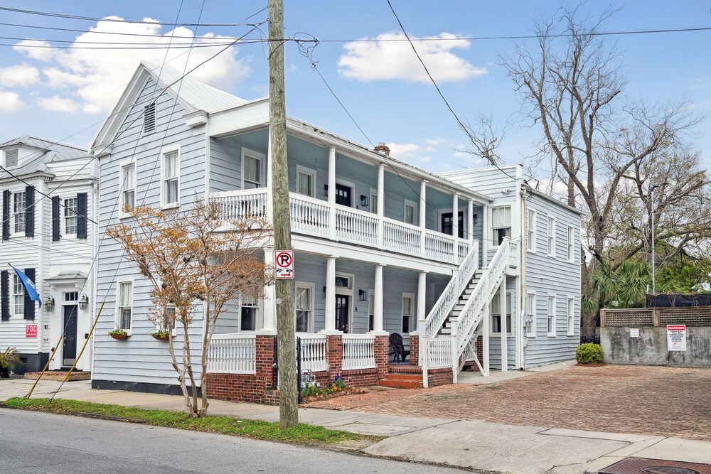 Downtown Home Centrally Located view 4