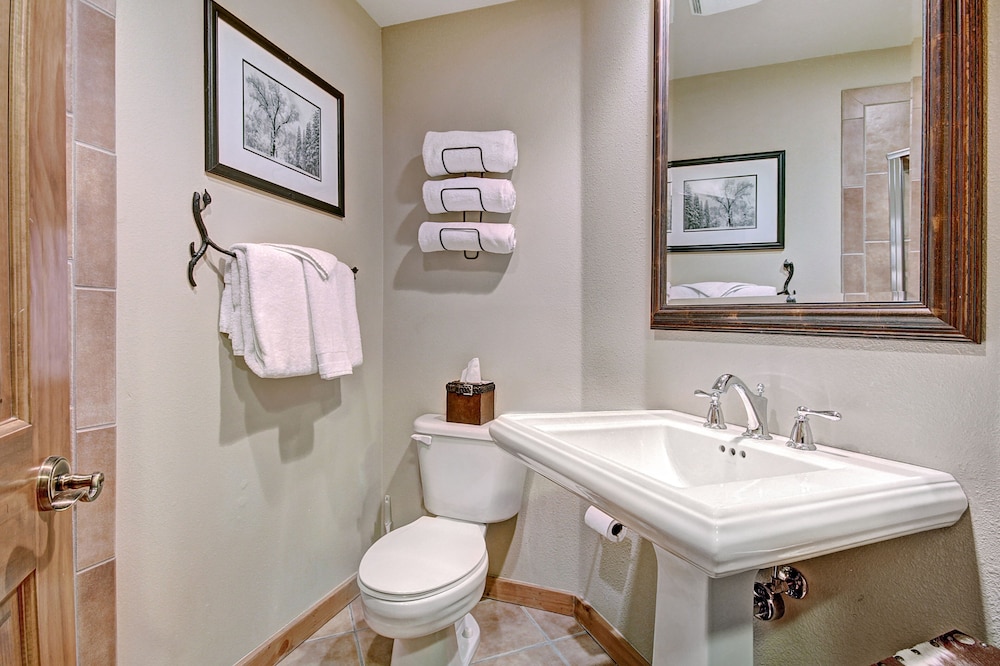 3069 Timbers 2 Bedroom Condo by RedAwning