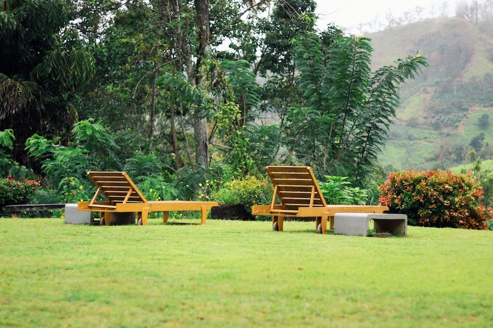 The 6th Milepost Tea Bungalow