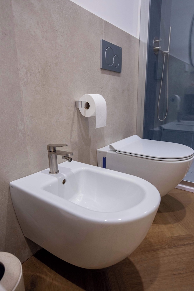 Colosseum Holidays - Luxury 3 Bedroom Apartment