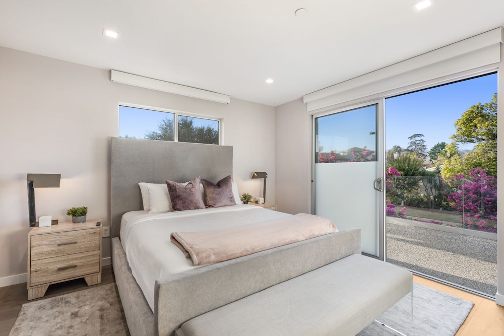 Lindenhurst - Image 2