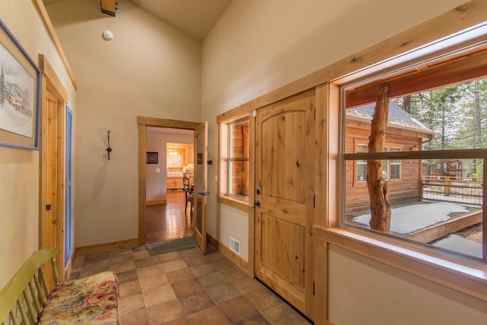 Falcon Point 3 Bedroom Holiday Home By Tahoe Truckee