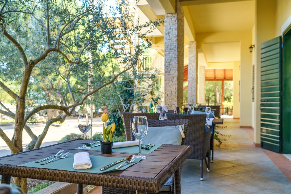 Exclusive Suite With Breakfast Included view 2