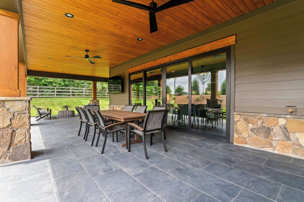 The Luxe Barn Home for 4