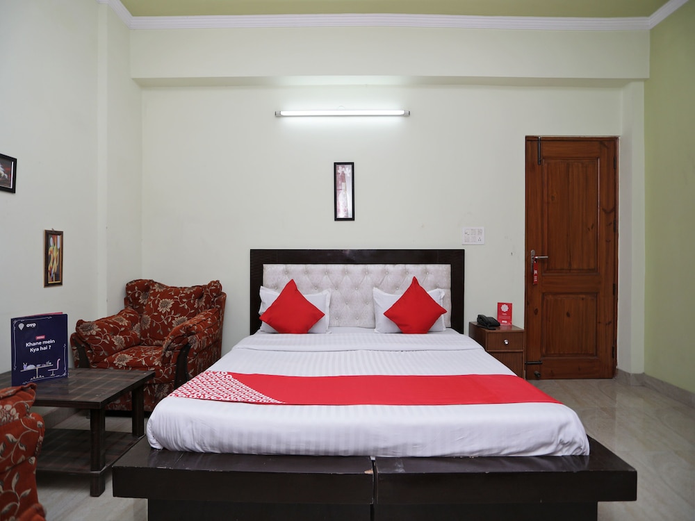 OYO 12502 City Hotel