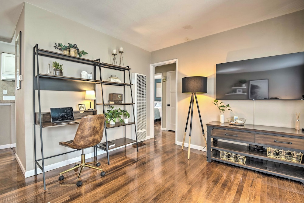 Burbank Vacations - Stylish Modern Burbank Gem w/ Private Yard! - Property Image 10