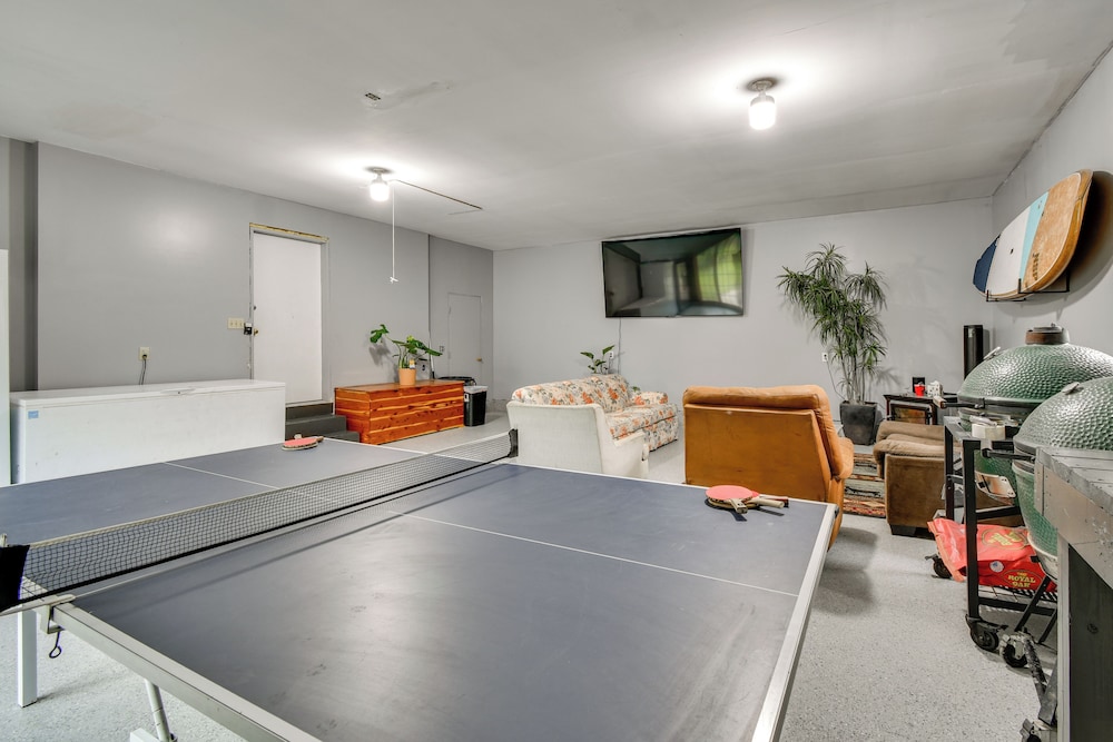2 Mi to Turtle Creek Casino: Home w/ Game Room!