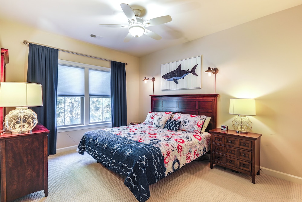 Swim, Hike & Chill: Spacious Ocean View Townhome!
