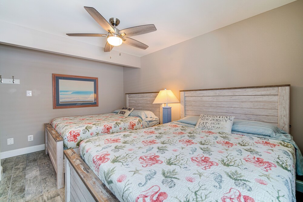 Walkable Brigantine Condo, 4 Mi to Atlantic City!