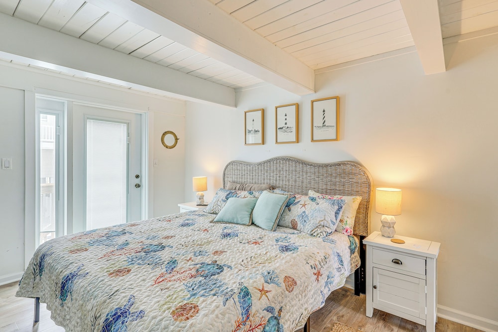 Unique A-frame Beach House: 'the Beacon at Oib'