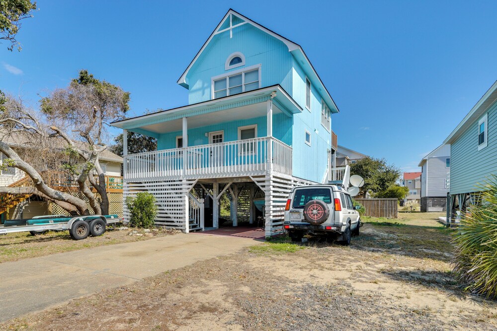 Steps to Beach: Centrally Located OBX Home!