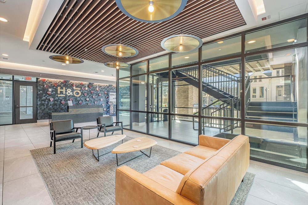 Treble Maker -rooftop Lounge - Pool - In Music Row