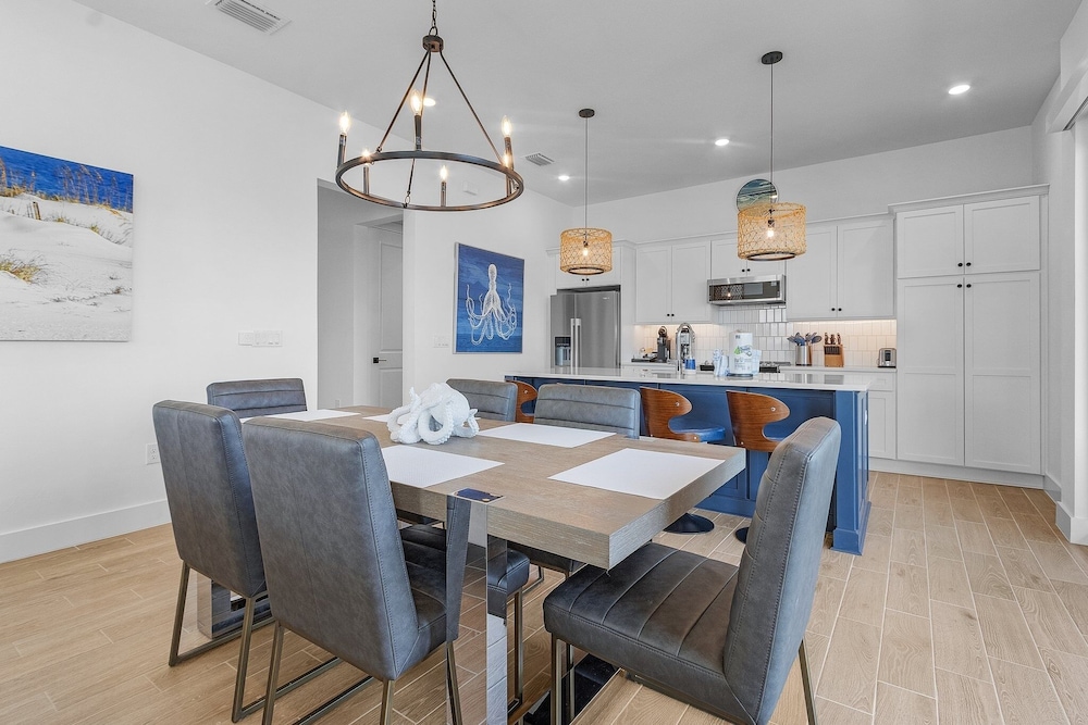 118 Fairweather Ln - Brand New 4 Bed+den/4.5 Bath Home W.hot Tub 4 Bedroom Home