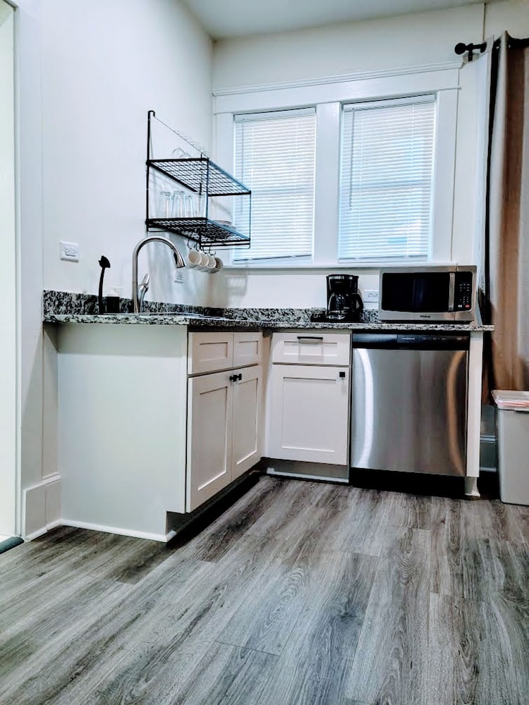 Walk to Duke Campus 1 Bedroom in Trinity Park