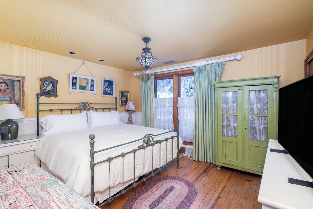 432 W. Colorado Ave. 3 Bedroom Home