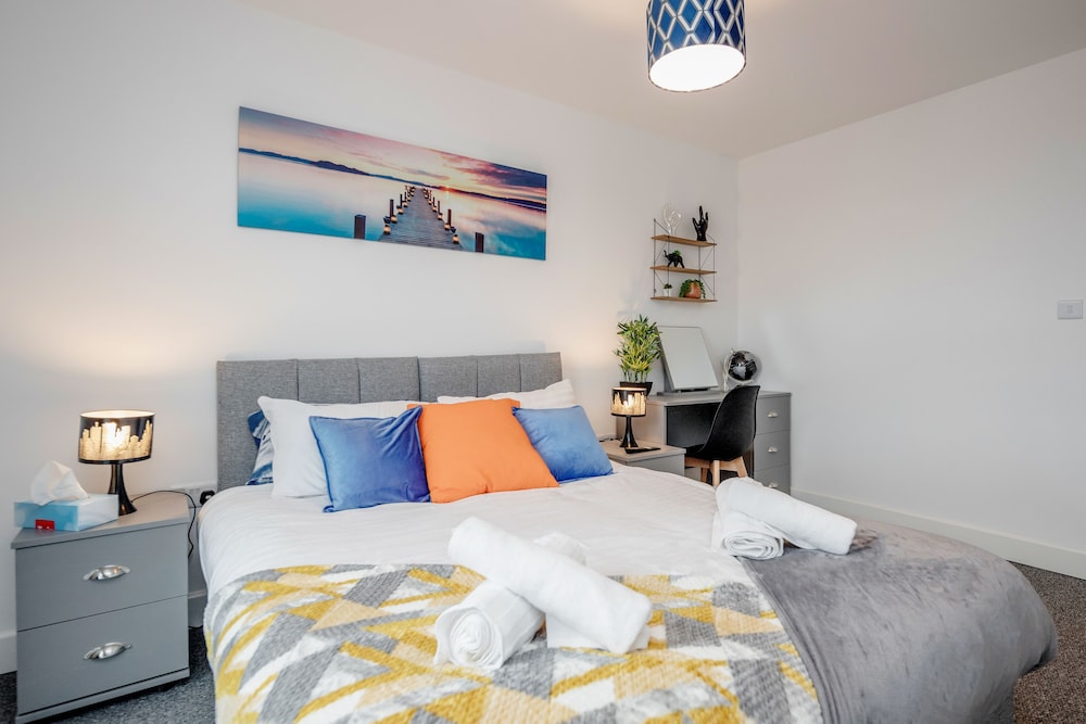Livestay-spacious Modern One Bed Apt Near Heathrow view 2