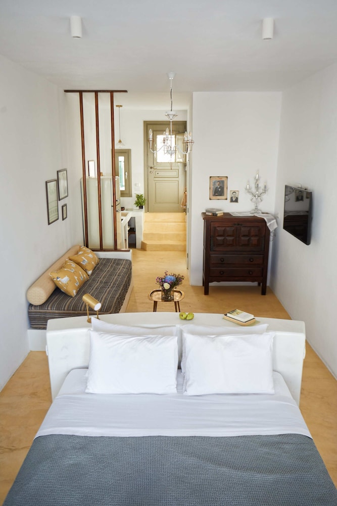 Arvanitis Cave Village photo 4