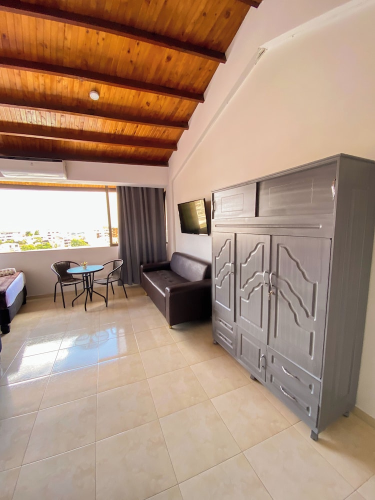 Hostal CaliView Inn