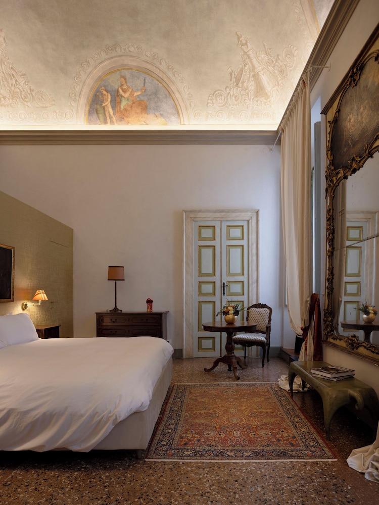 Palazzo Giacometti Suites