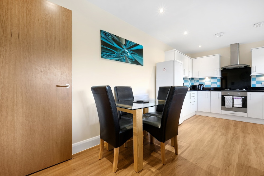 Heathrow Living Serviced Apartments by Ferndale